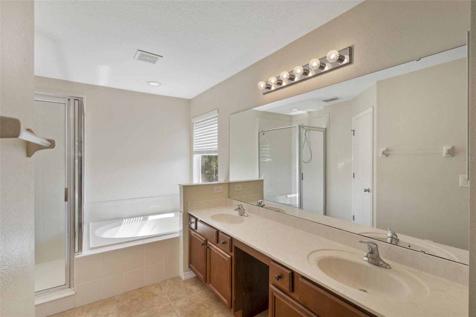 Image 21 of 44 For 2215 Natoma Boulevard