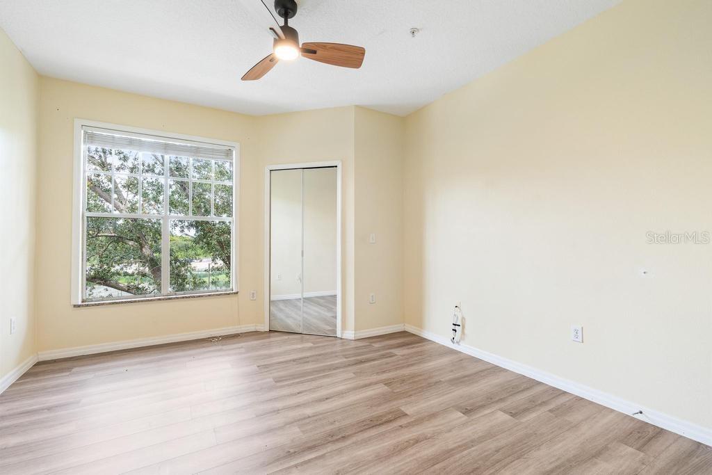 Image 15 of 31 For 5518 Metrowest Boulevard 11-302