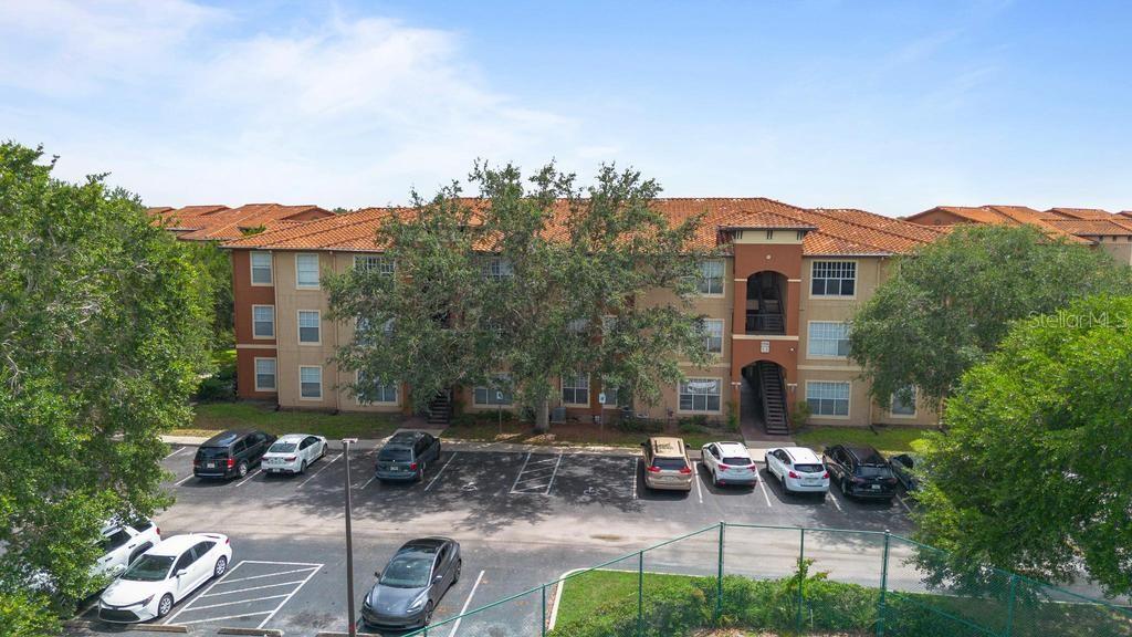Image 23 of 31 For 5518 Metrowest Boulevard 11-302
