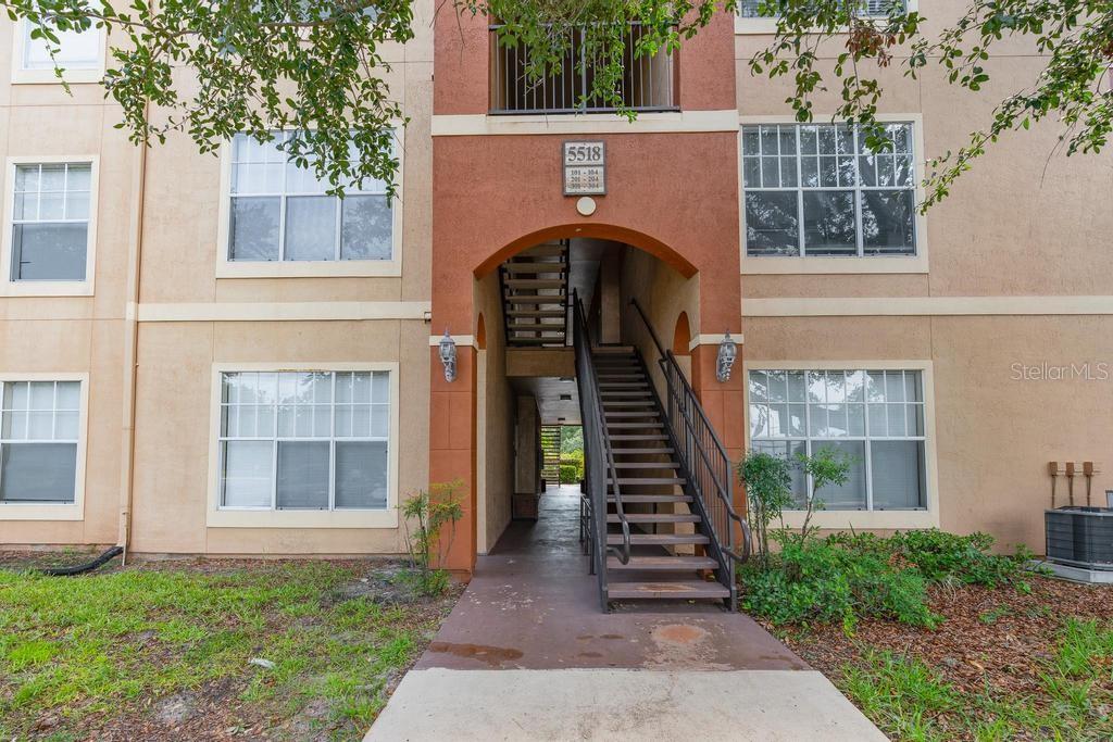 Image 3 of 31 For 5518 Metrowest Boulevard 11-302