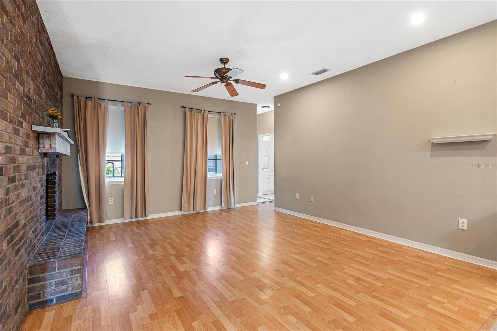 Image 13 of 41 For 2298 Knollwood Drive