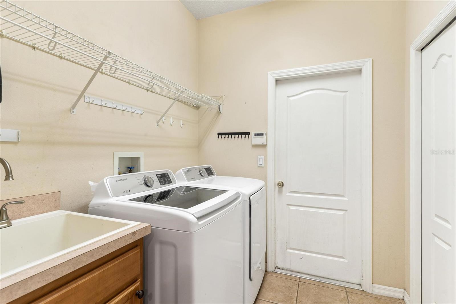Image 16 of 41 For 2298 Knollwood Drive