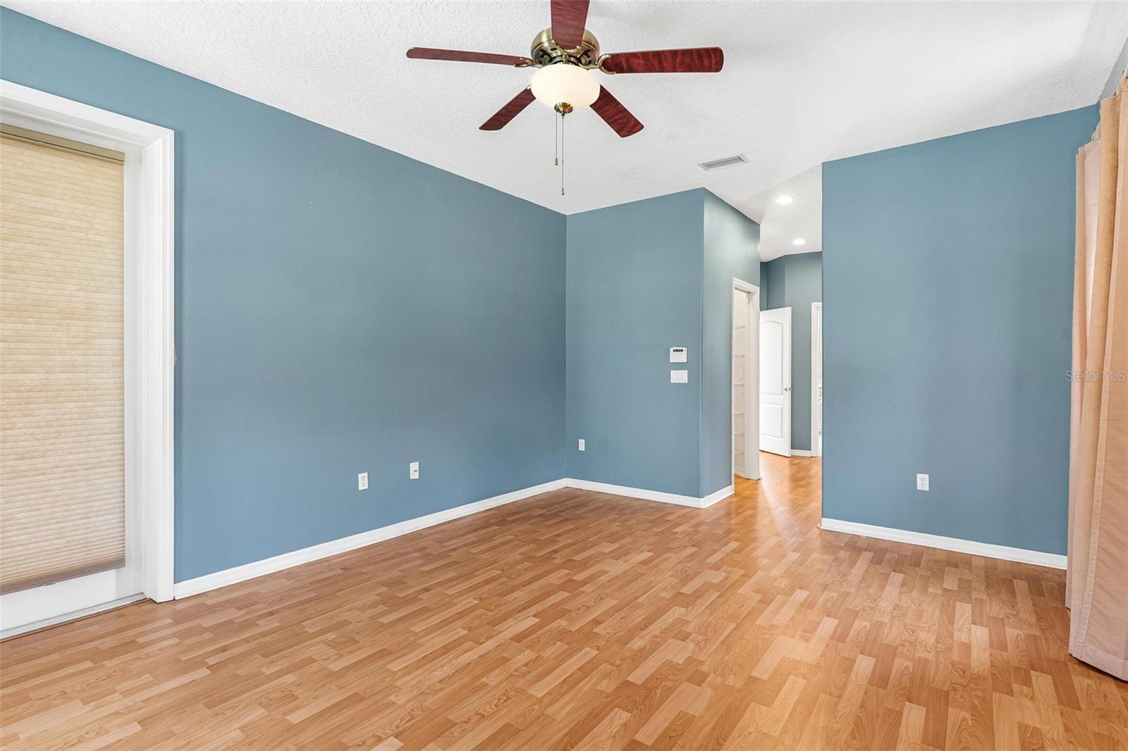 Image 18 of 41 For 2298 Knollwood Drive