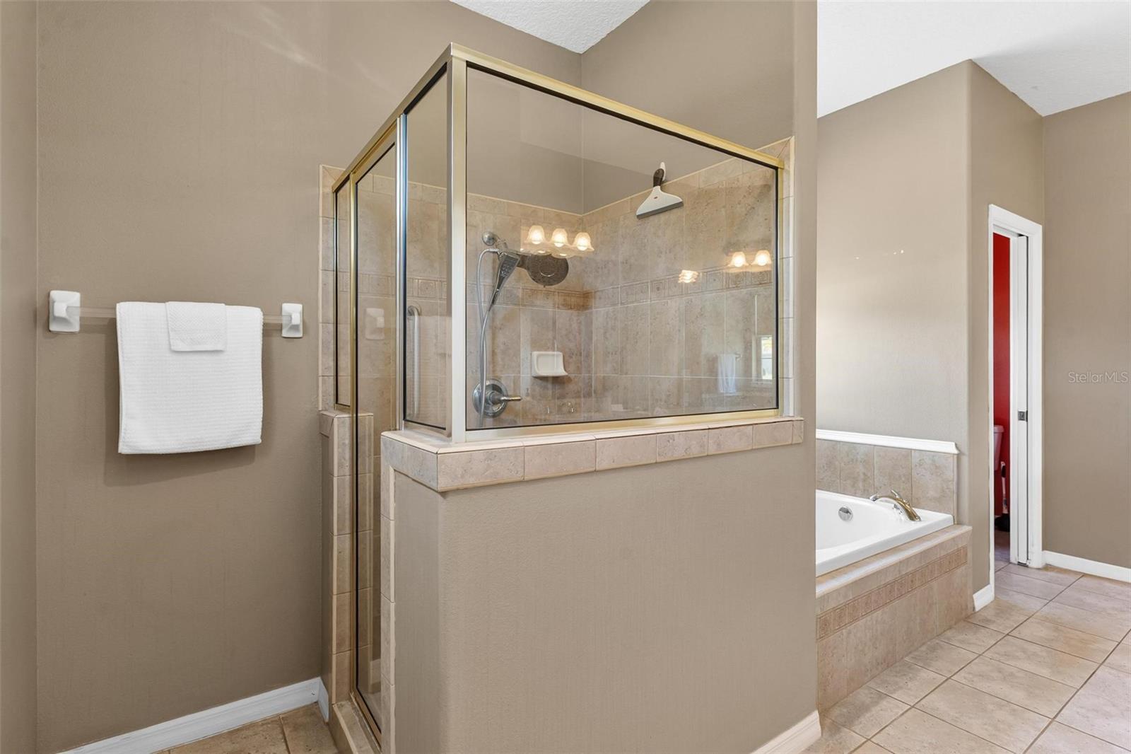 Image 22 of 41 For 2298 Knollwood Drive