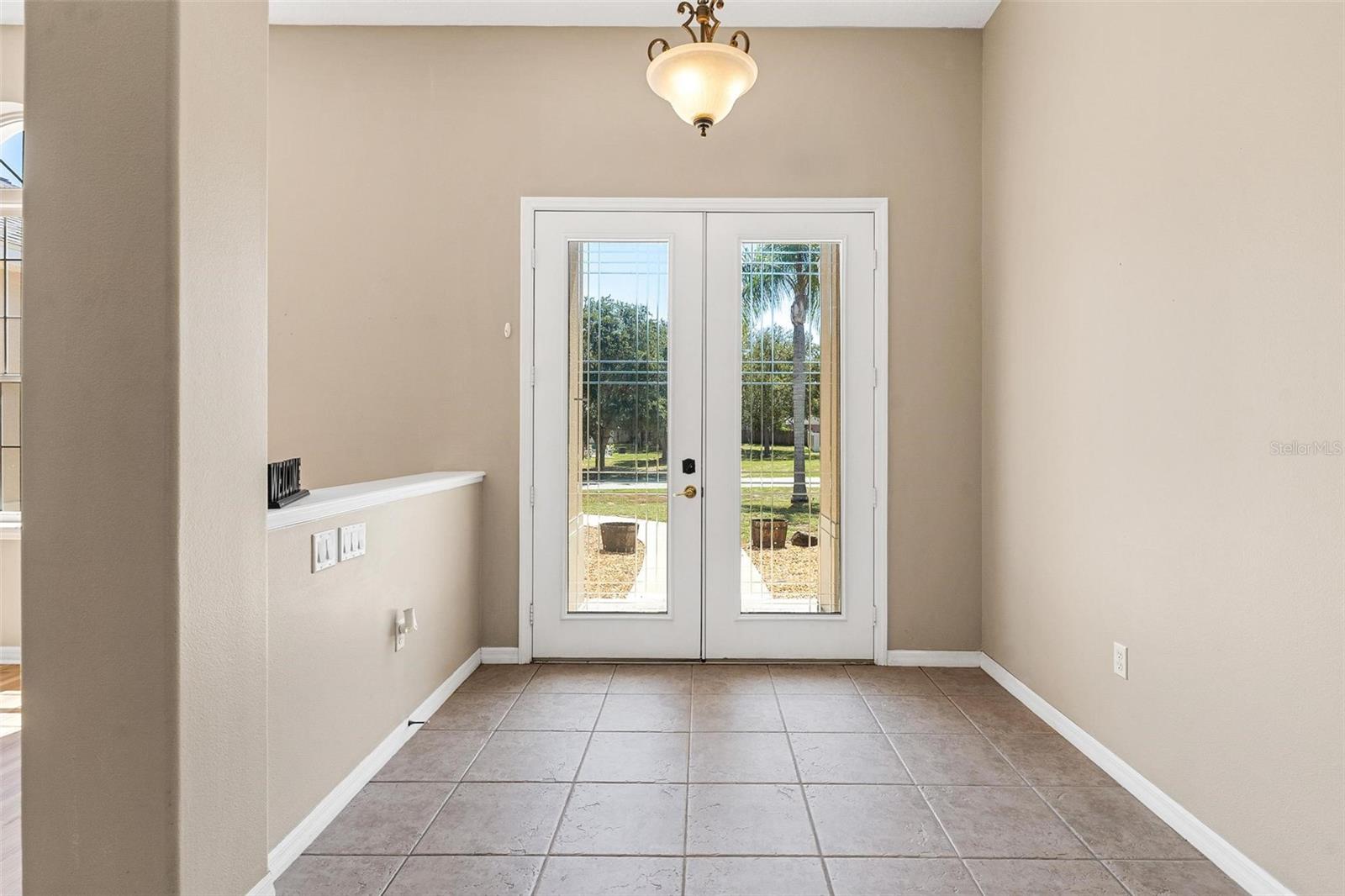Image 6 of 41 For 2298 Knollwood Drive