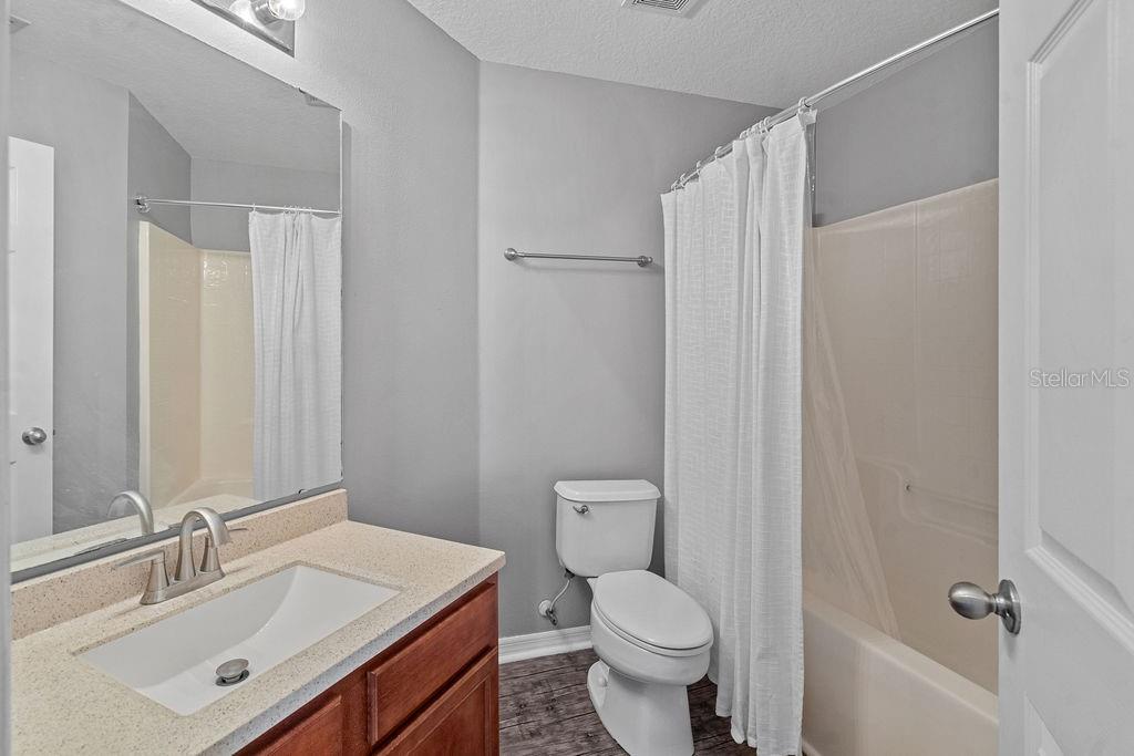 Image 13 of 25 For 6 Llowick Court