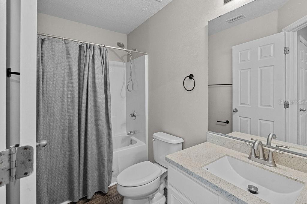 Image 14 of 25 For 6 Llowick Court
