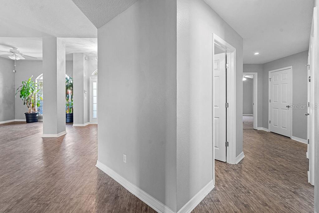 Image 8 of 25 For 6 Llowick Court