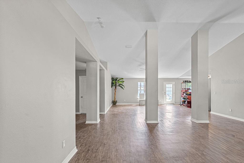Image 9 of 25 For 6 Llowick Court
