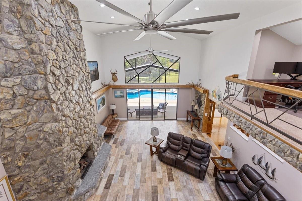 Listing photo id 17 for 8740 Larlan Court