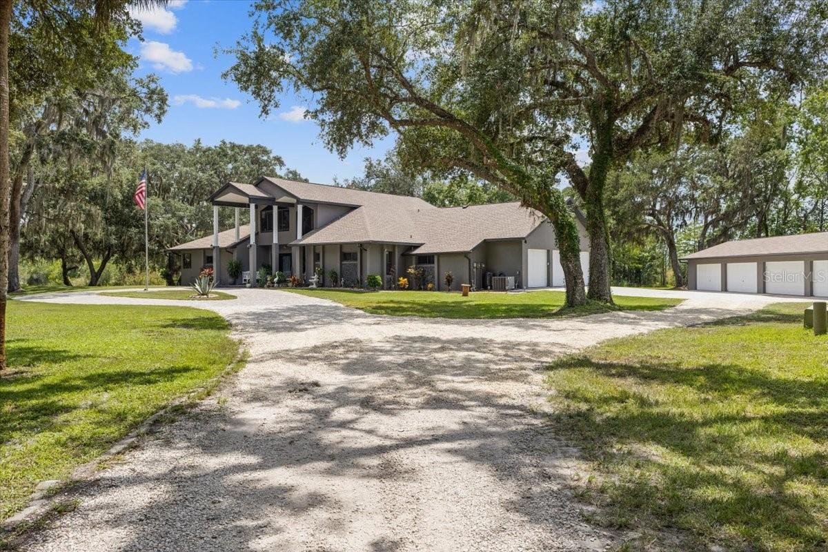 Listing photo id 0 for 8740 Larlan Court