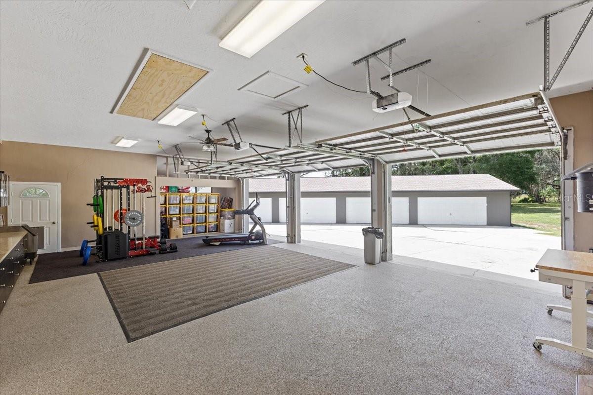 Listing photo id 38 for 8740 Larlan Court