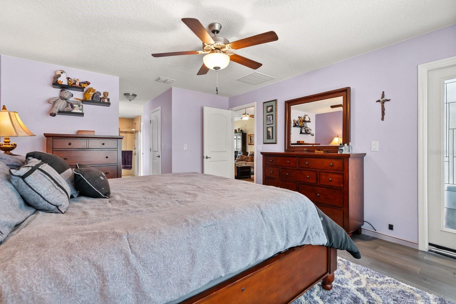 Image 16 of 36 For 406 Benjamin Court