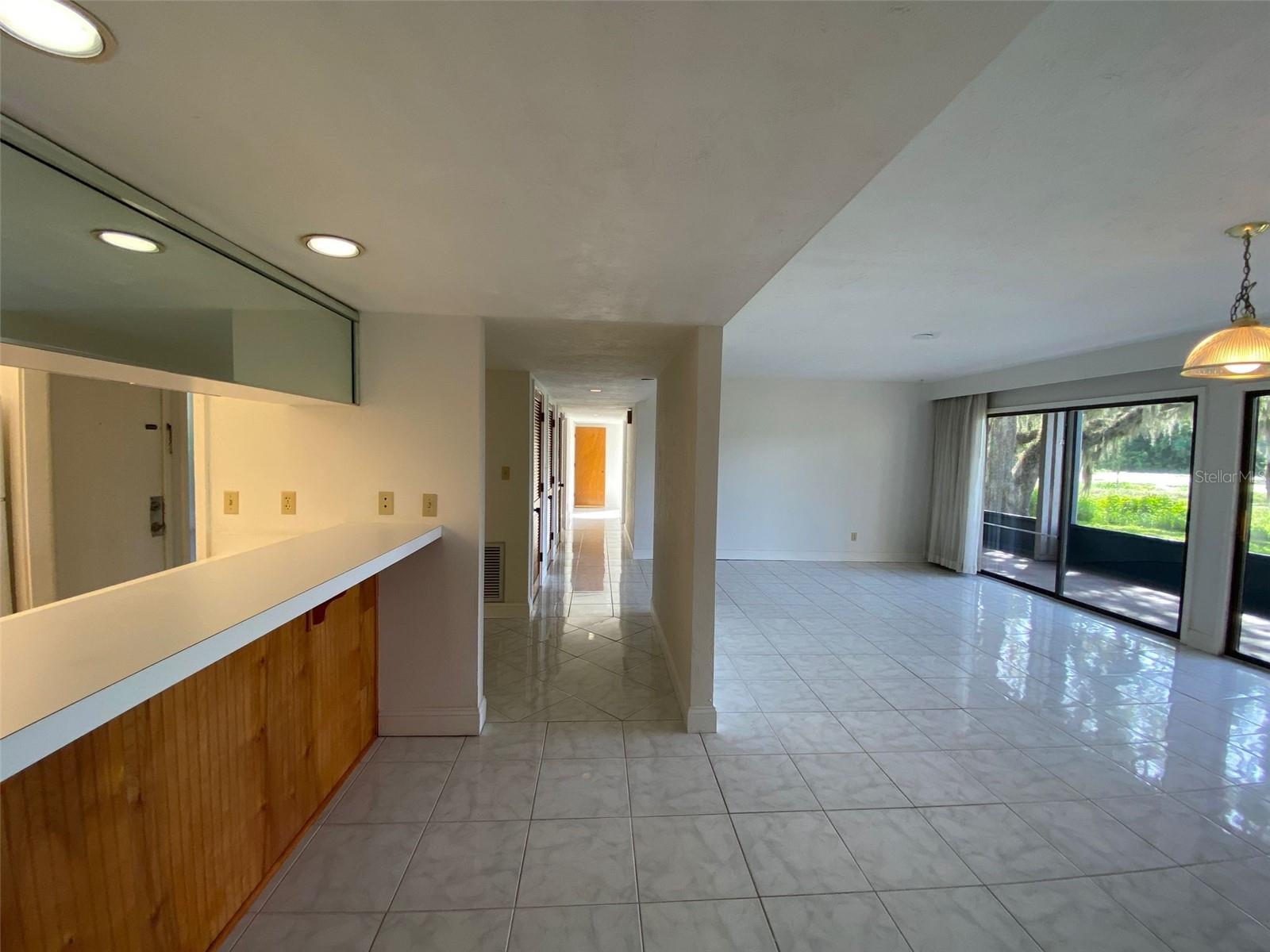 Image 2 of 12 For 181 Palm View Court 3460-1