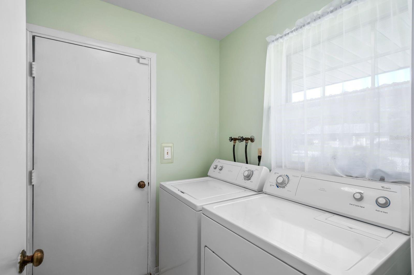 Image 18 of 37 For 15083 43rd Terrace Road