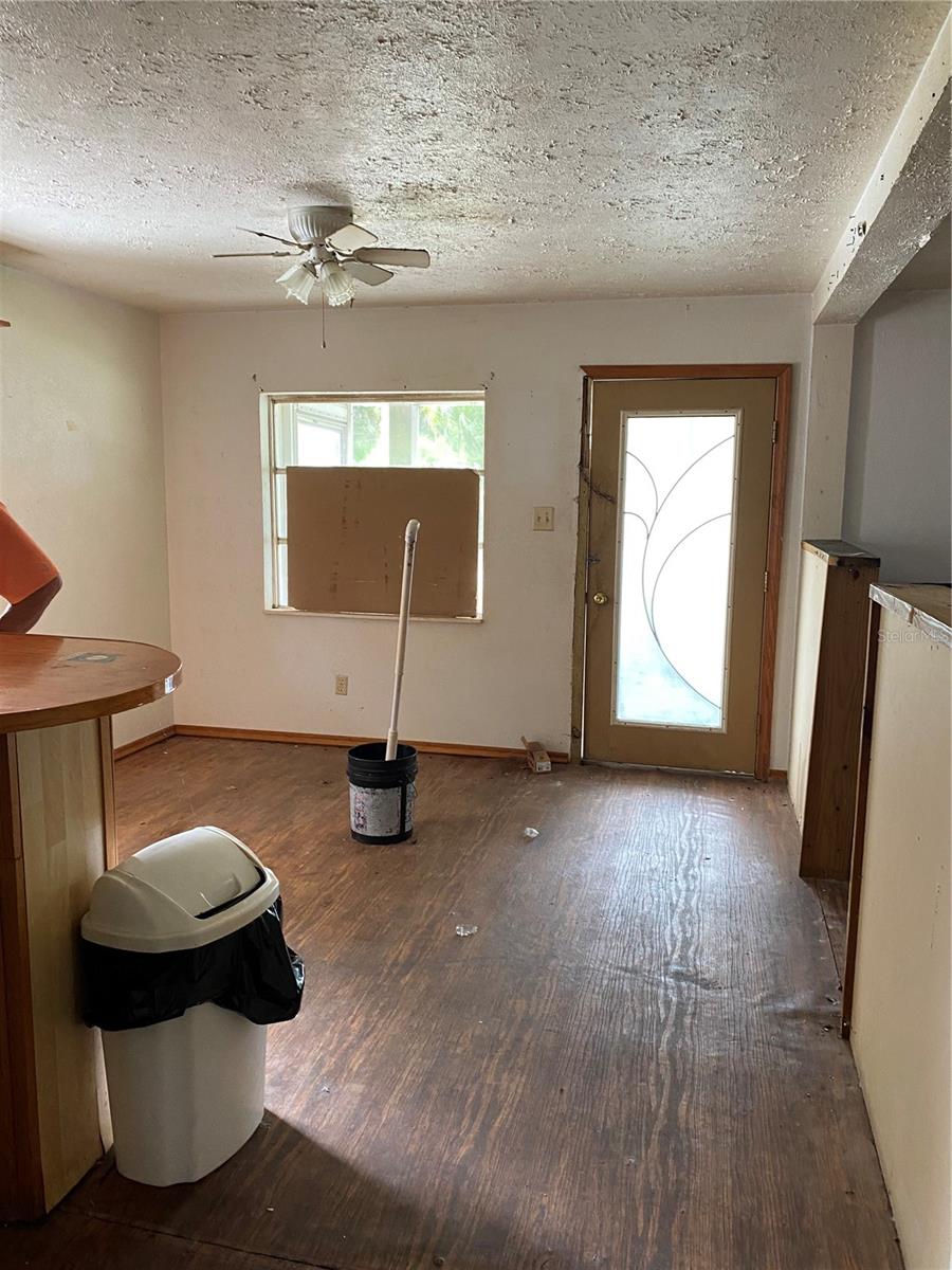 Image 4 of 10 For 4702 Cr 304