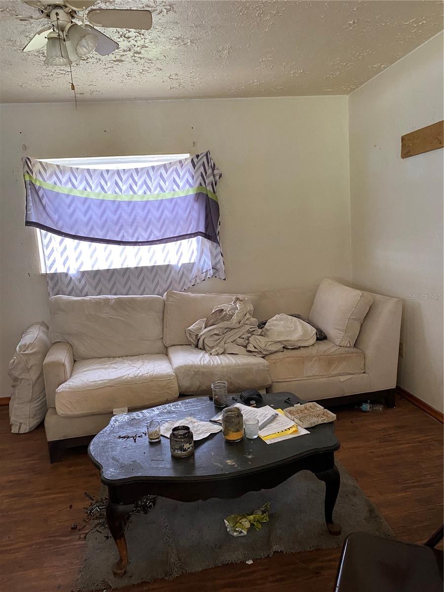 Image 5 of 10 For 4702 Cr 304