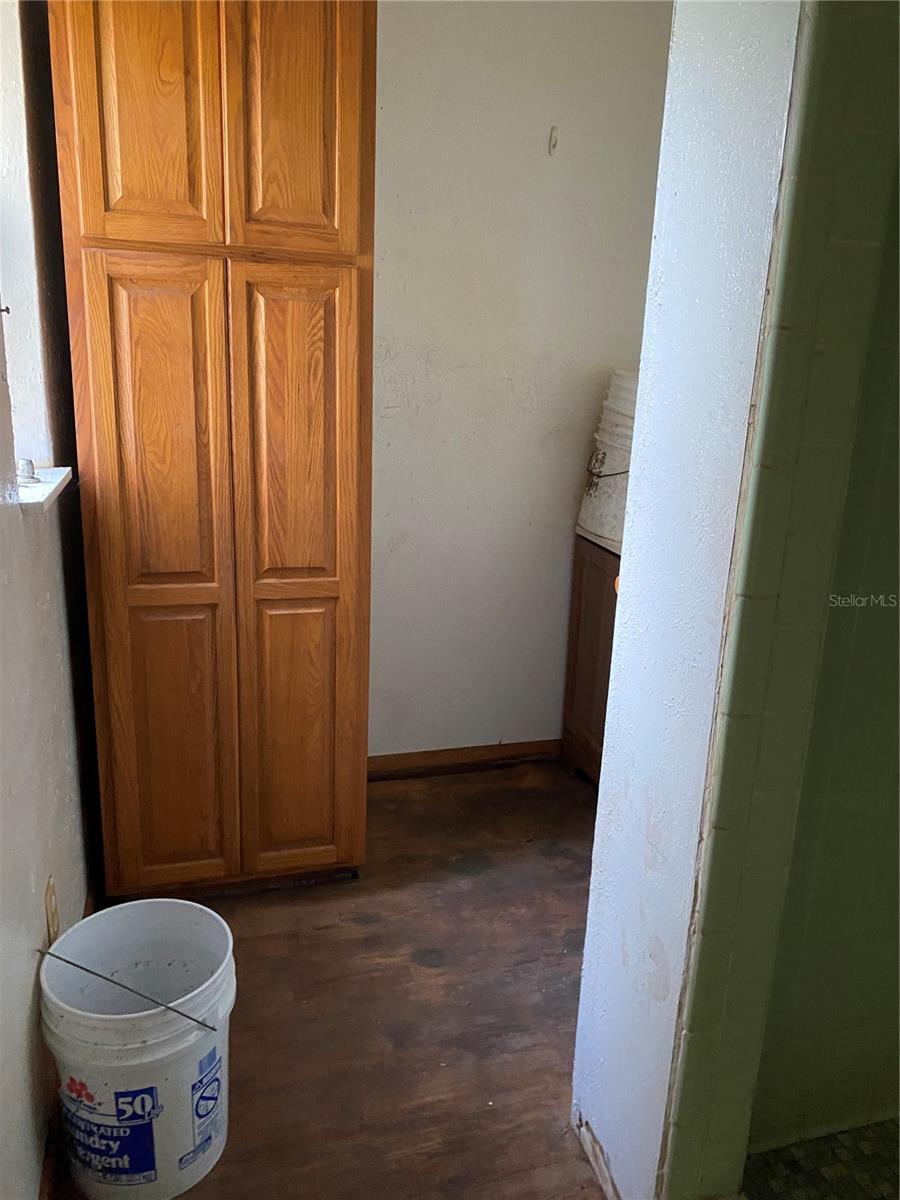 Image 7 of 10 For 4702 Cr 304