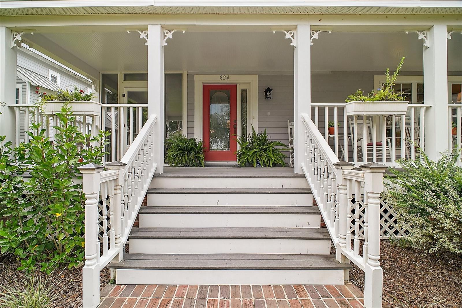 Image 4 of 55 For 824 Michigan Street