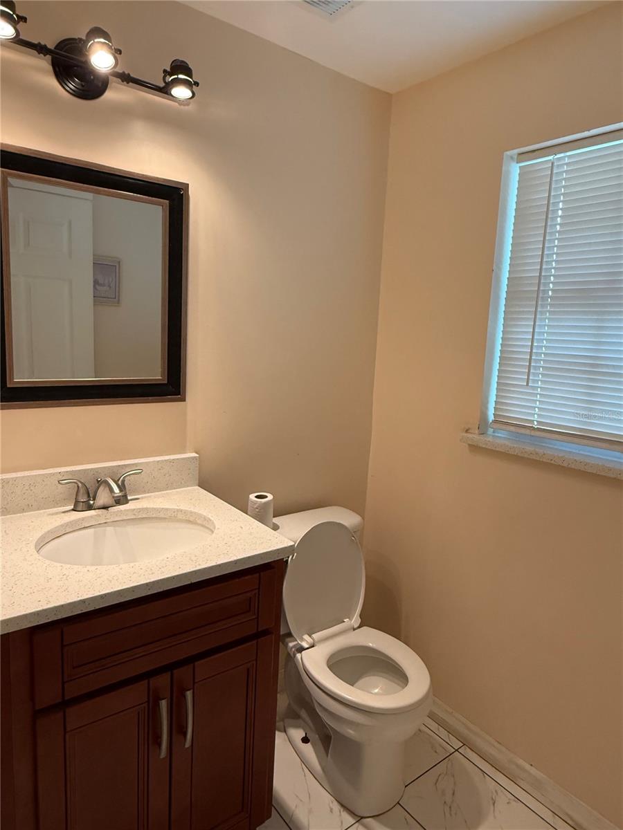 Image 4 of 54 For 402 Maple Street