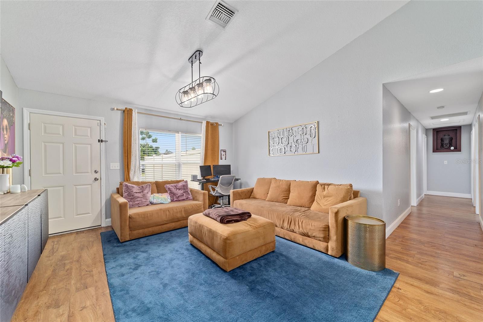 Image 6 of 21 For 2711 17th Circle