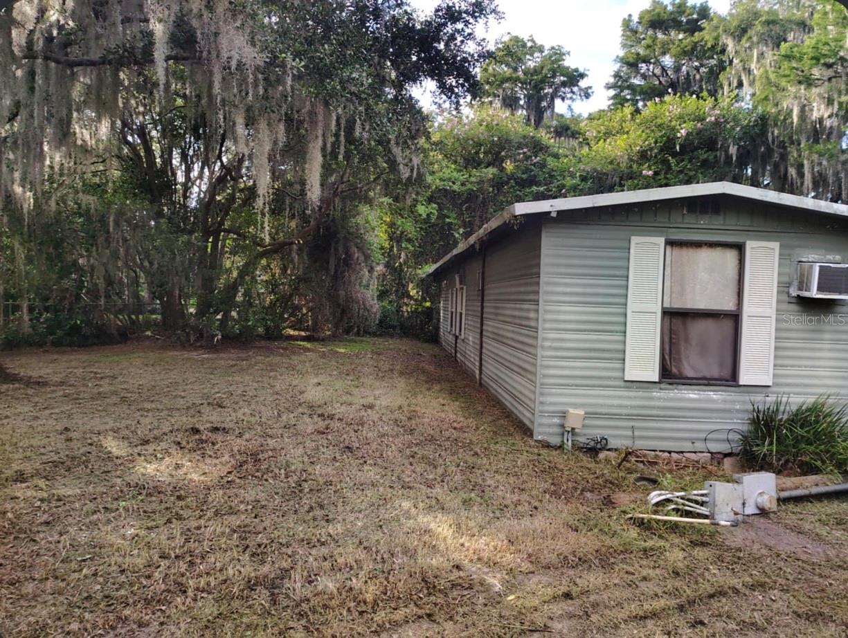 Image 22 of 25 For 17137 Arrow Head Boulevard