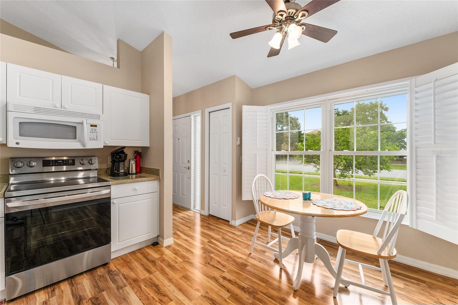 Image 11 of 37 For 2121 Vindale Road