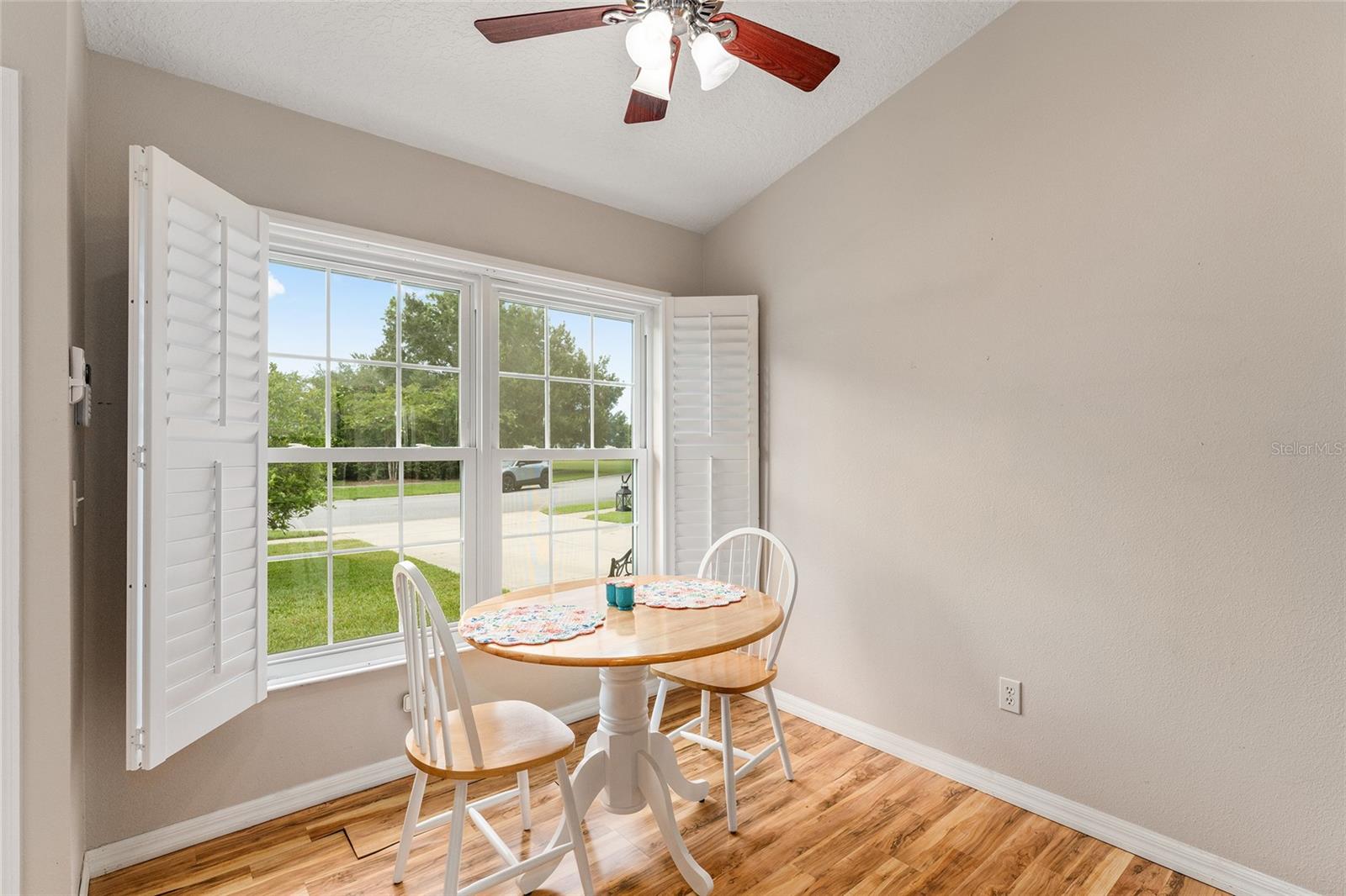 Image 12 of 37 For 2121 Vindale Road