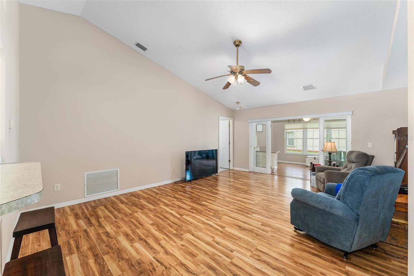 Image 13 of 37 For 2121 Vindale Road