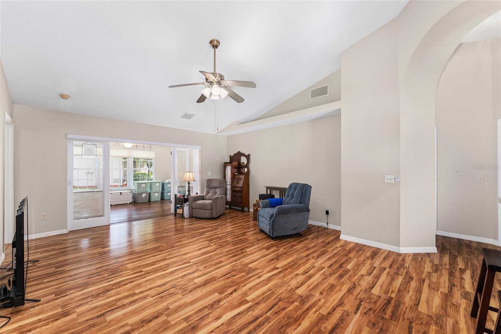 Image 15 of 37 For 2121 Vindale Road
