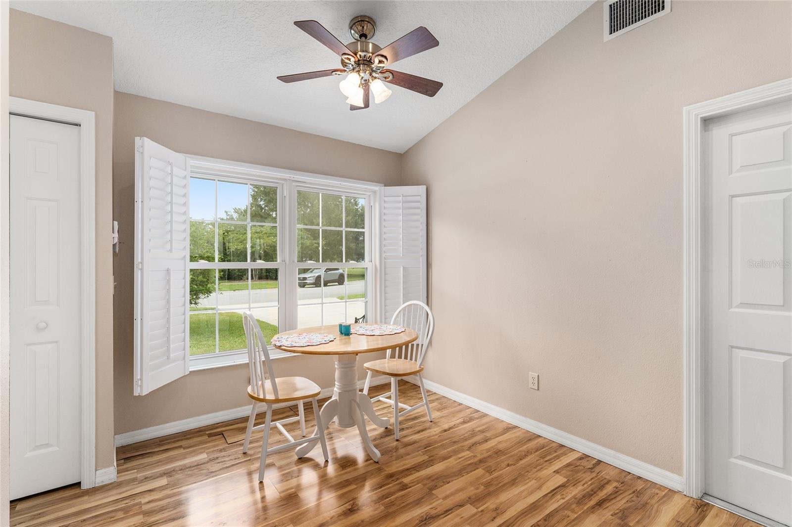 Image 7 of 37 For 2121 Vindale Road