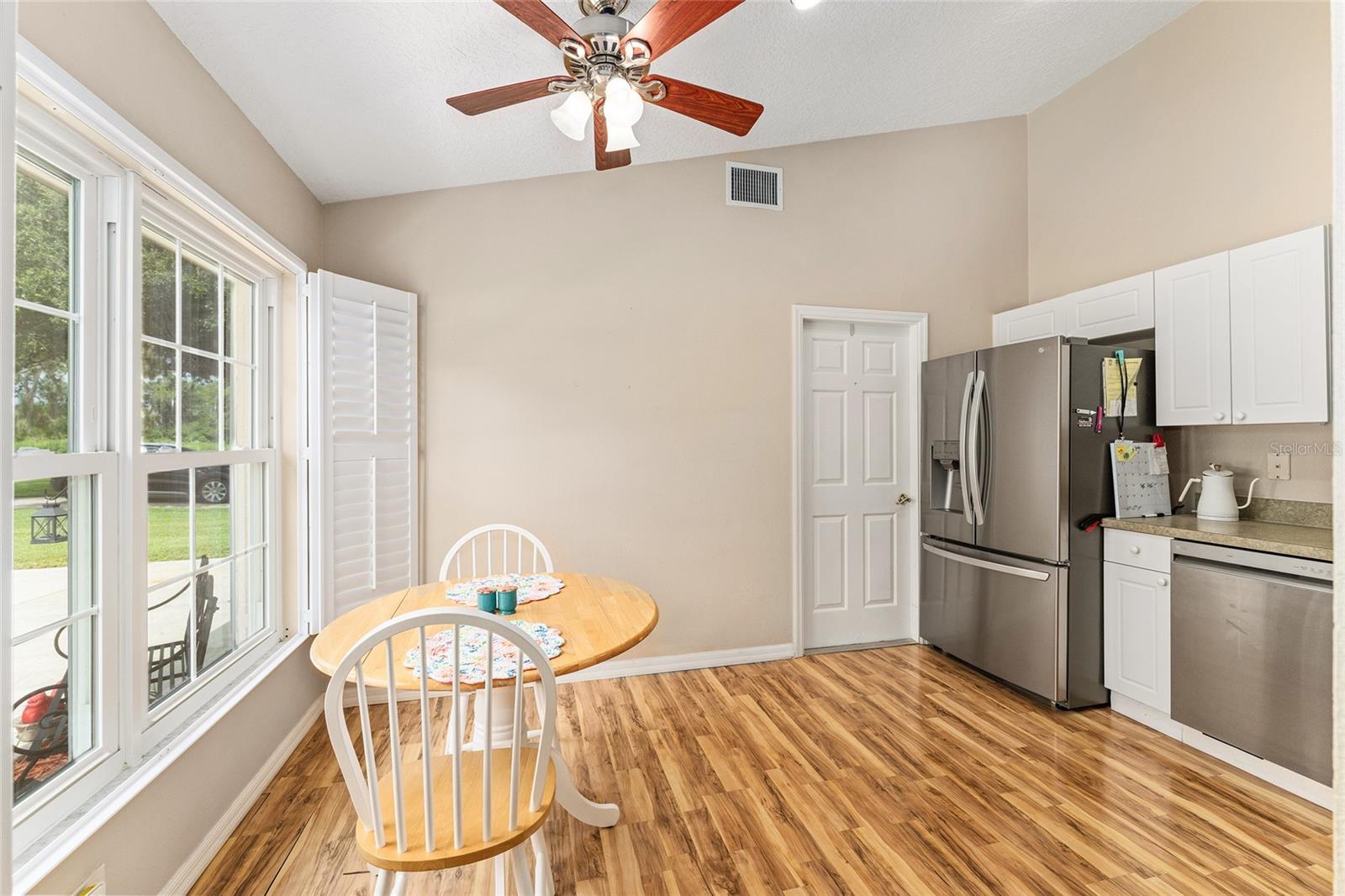 Image 8 of 37 For 2121 Vindale Road