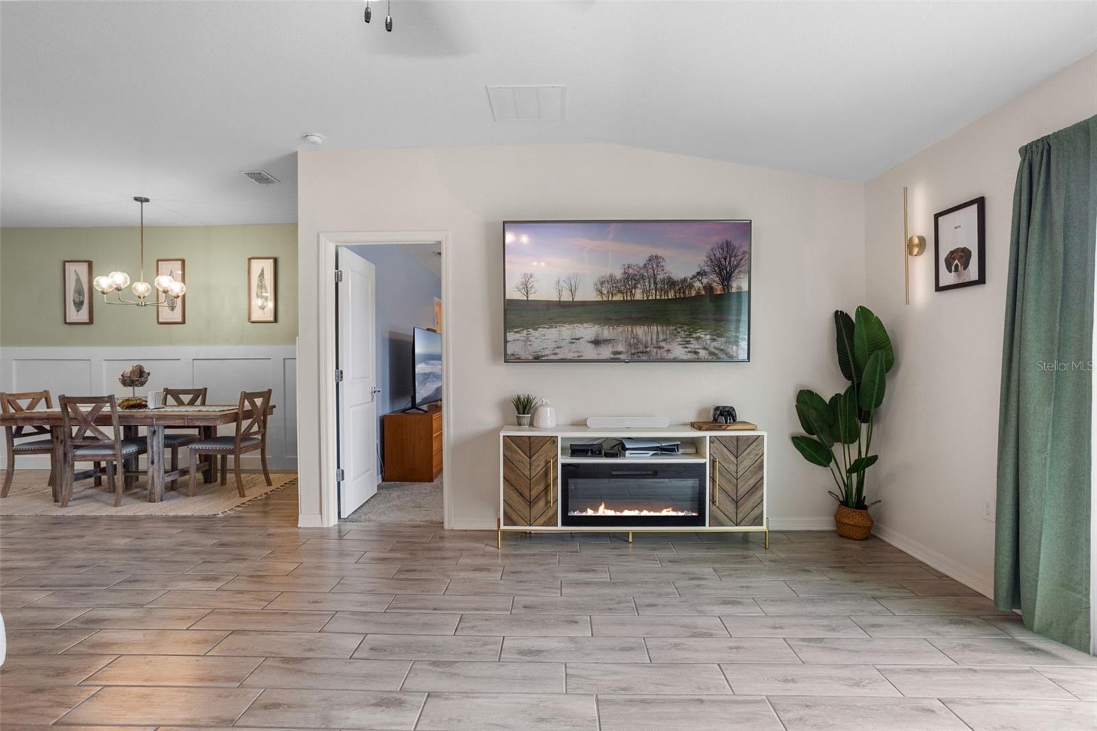 Image 11 of 40 For 5460 Limestone Street
