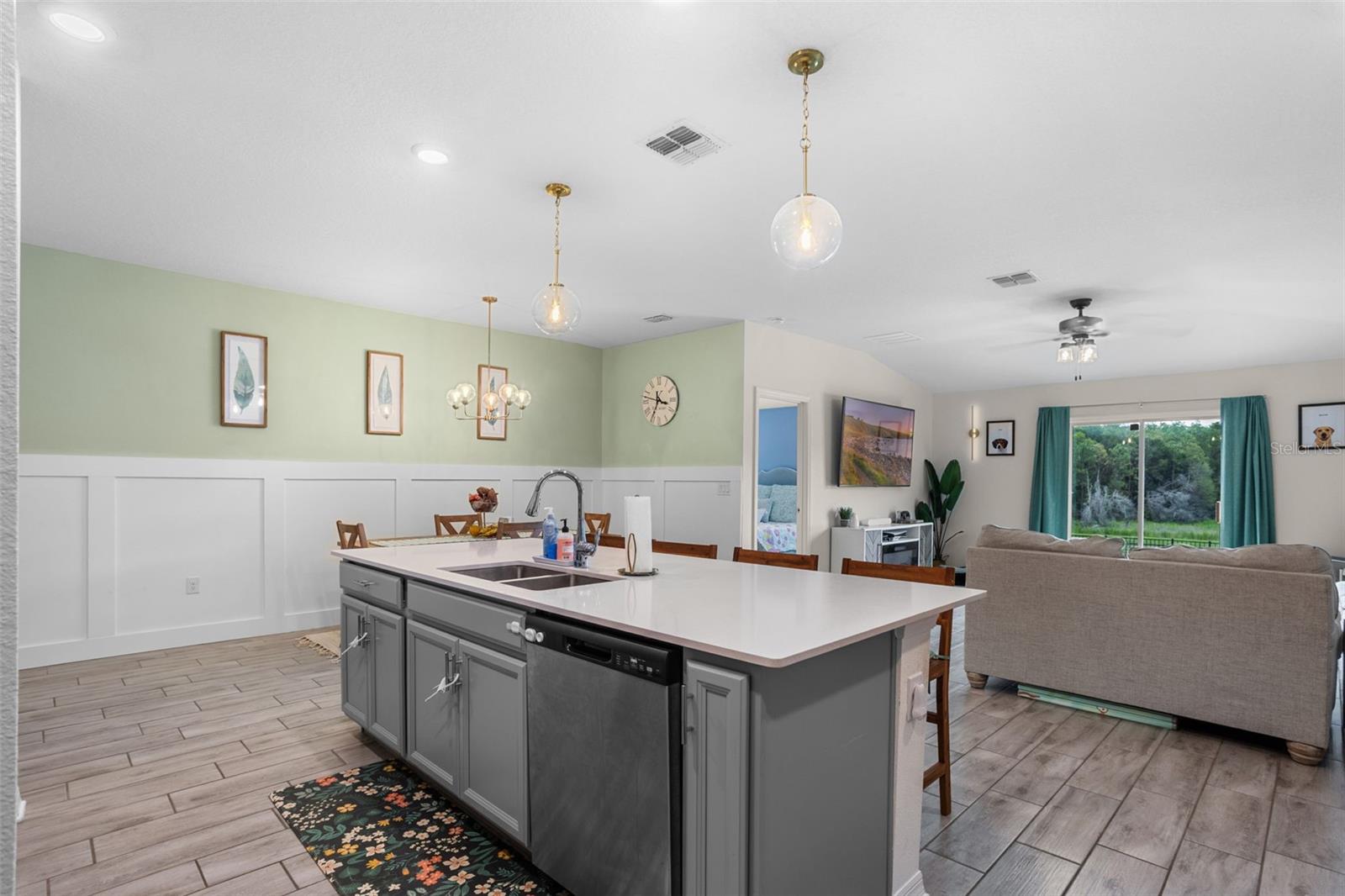 Image 15 of 40 For 5460 Limestone Street