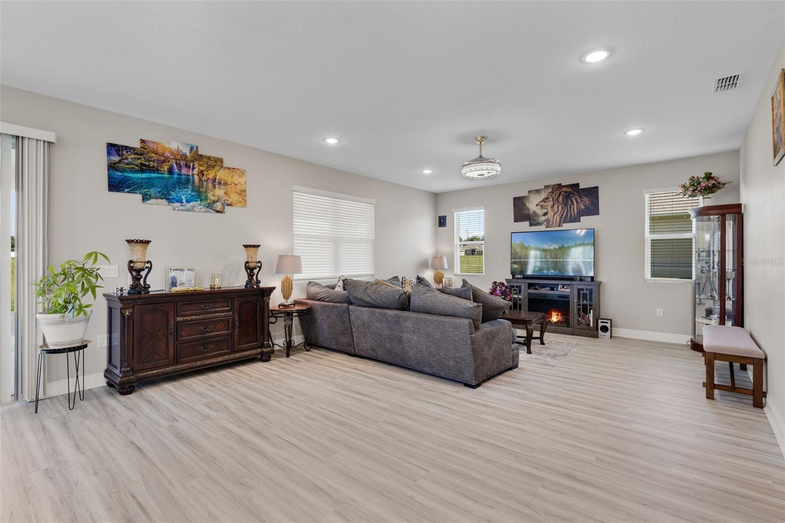 Image 7 of 38 For 31707 Broadwater Avenue