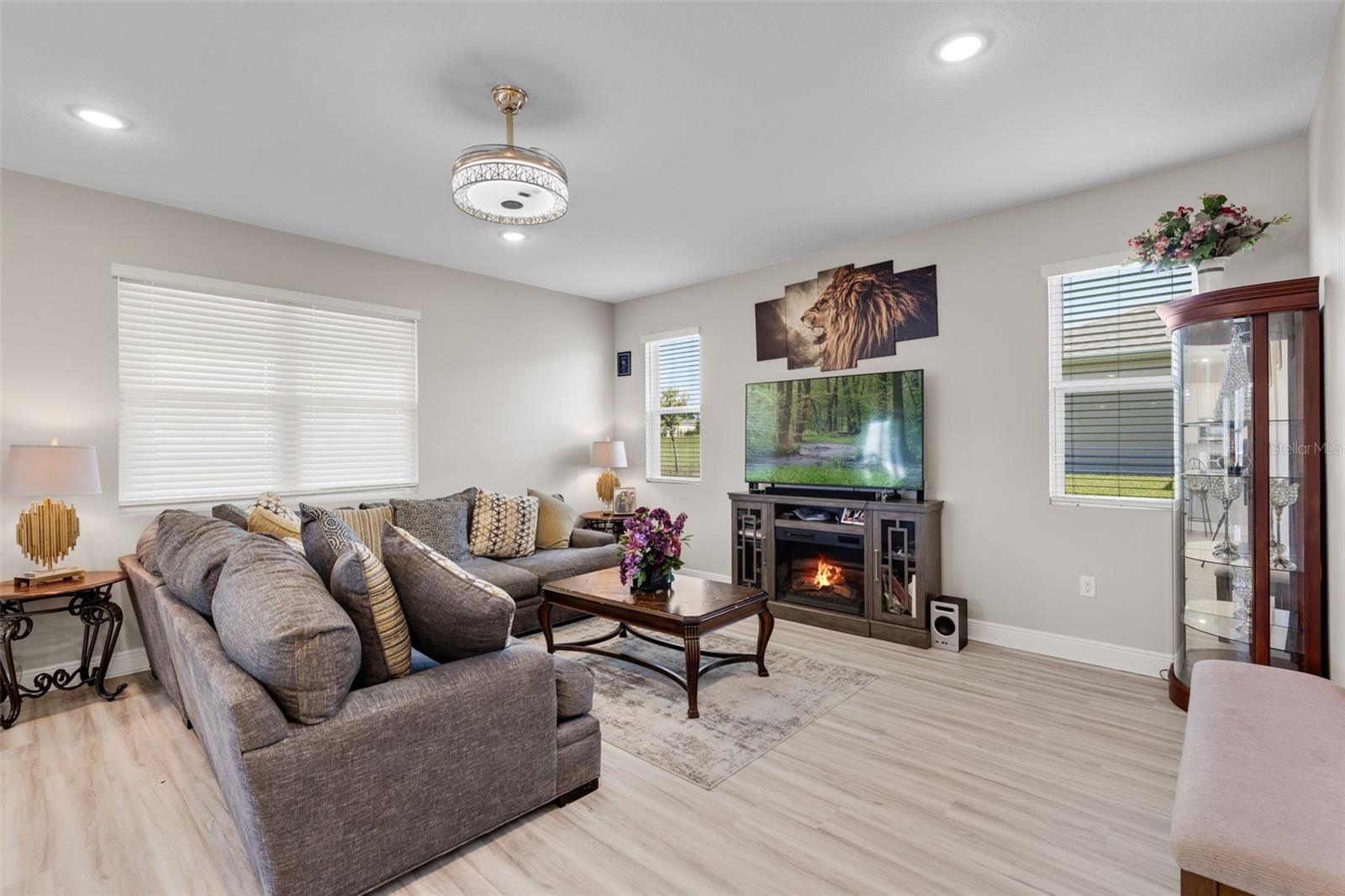 Image 8 of 38 For 31707 Broadwater Avenue