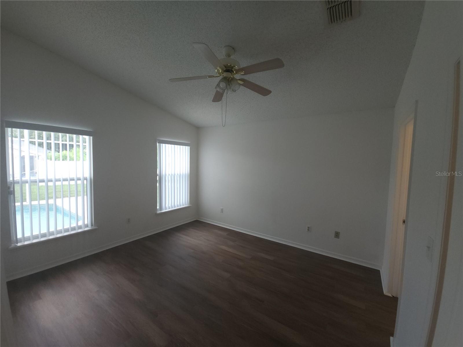 Image 10 of 24 For 17340 Woodcrest Way