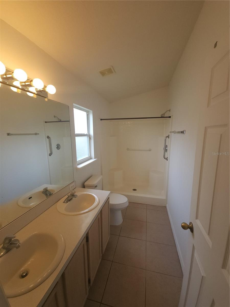 Image 14 of 24 For 17340 Woodcrest Way