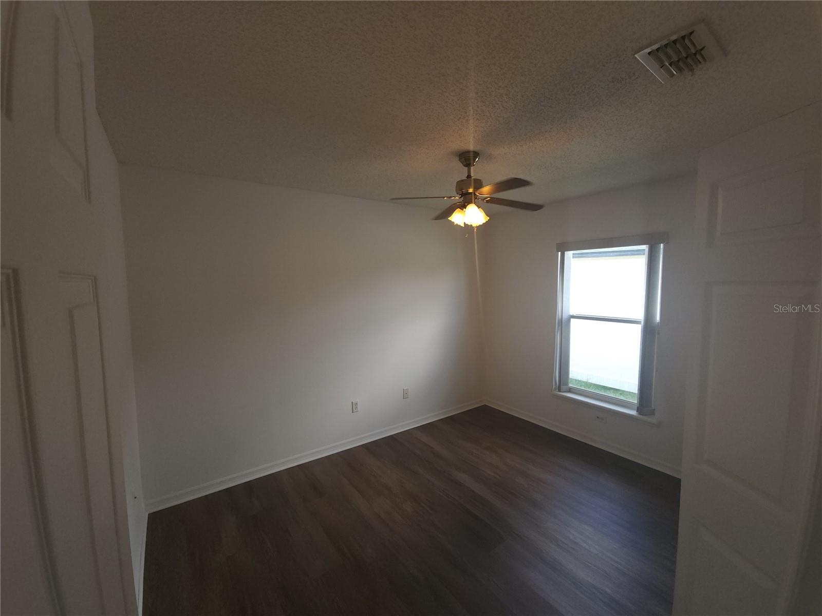 Image 18 of 24 For 17340 Woodcrest Way