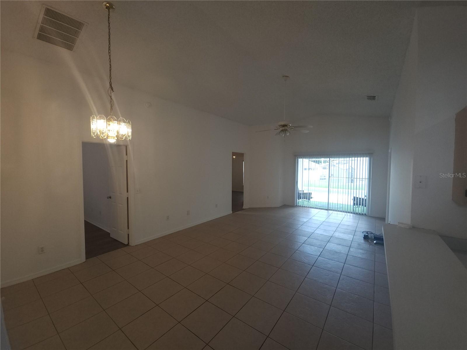 Image 7 of 24 For 17340 Woodcrest Way
