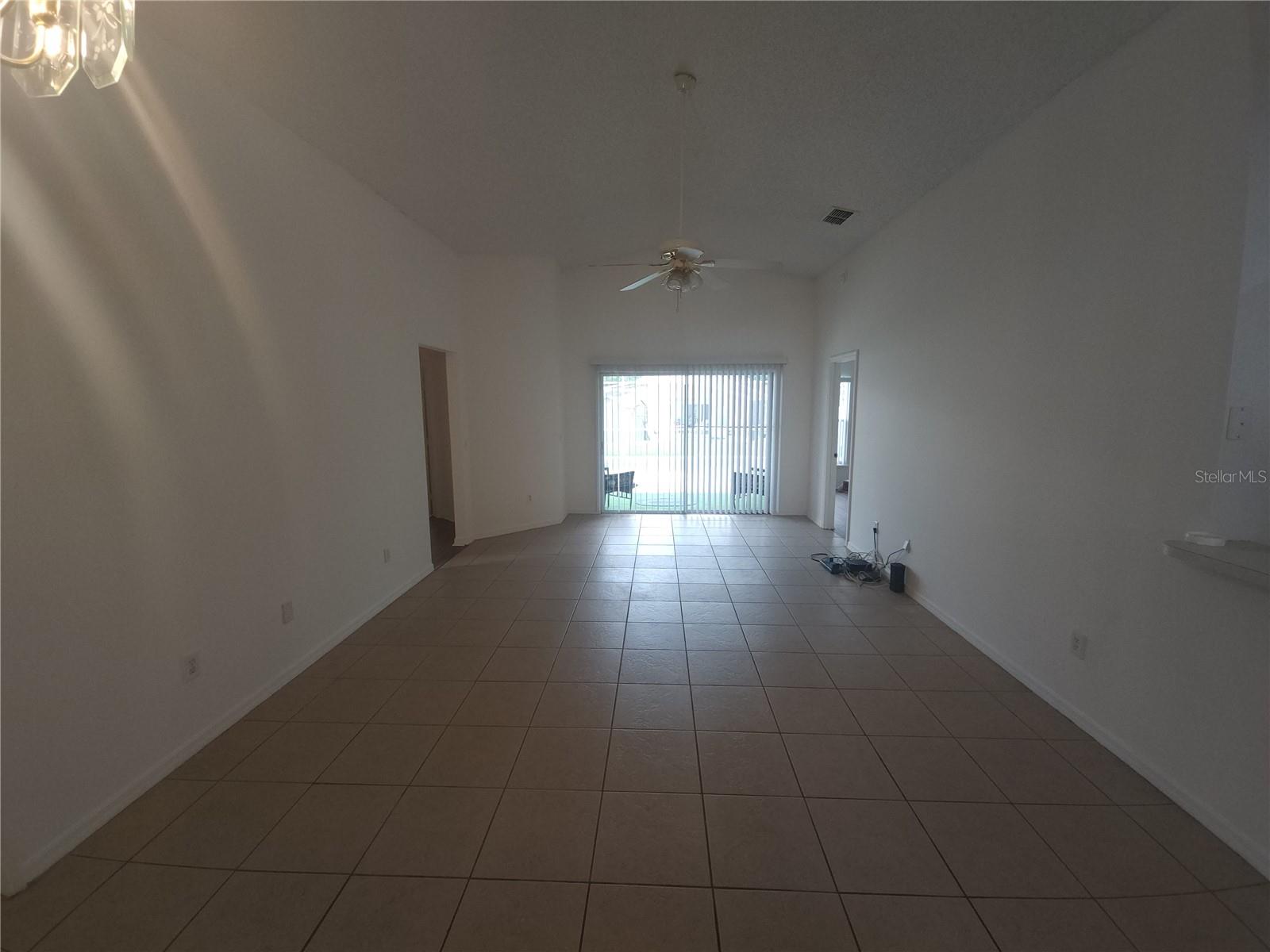 Image 8 of 24 For 17340 Woodcrest Way