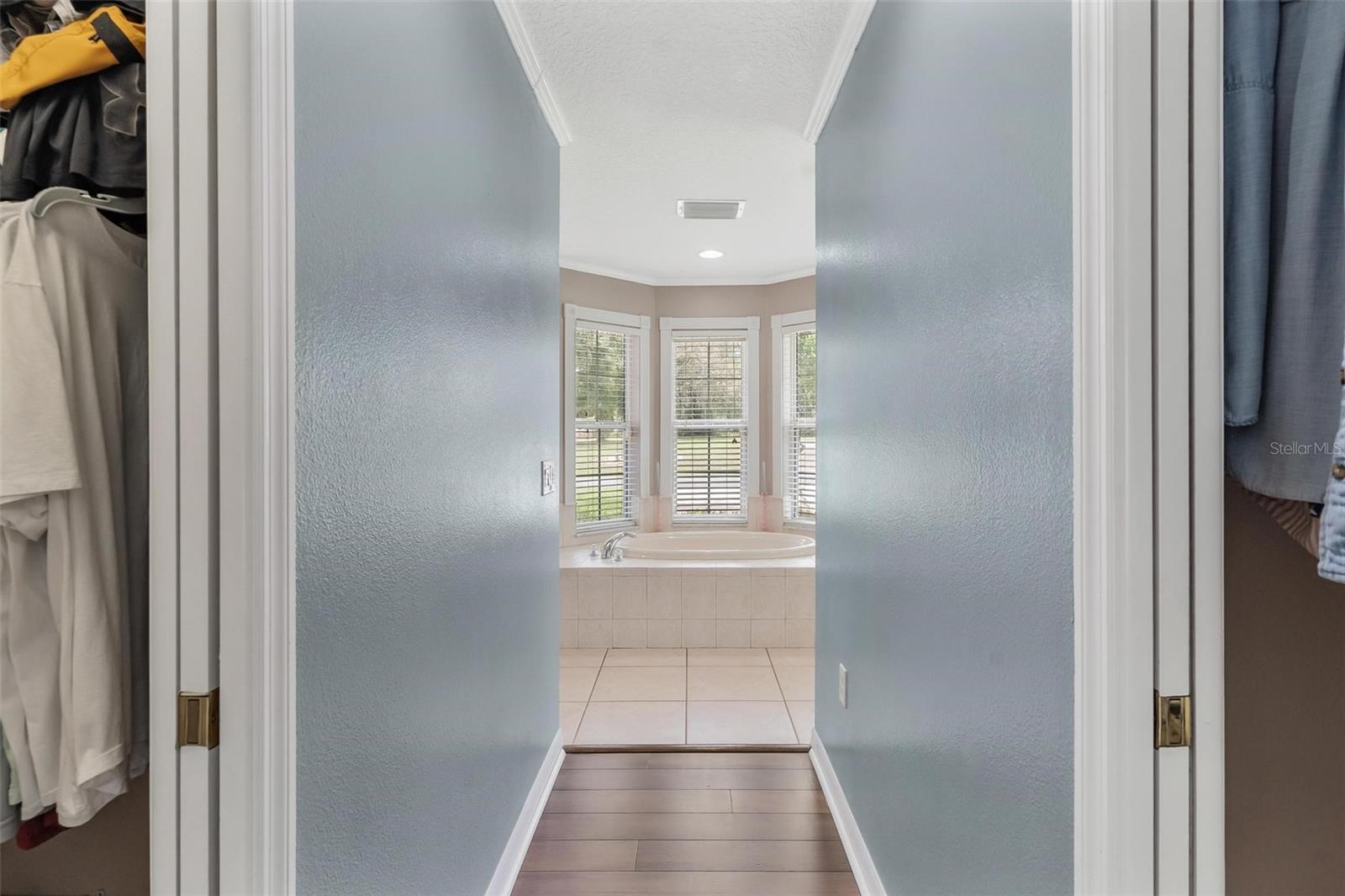 Image 22 of 41 For 1642 Hickory Ridge Drive