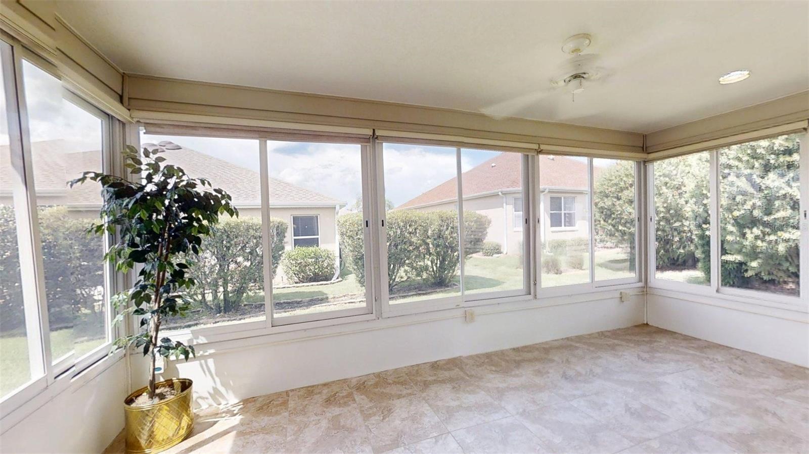 Image 36 of 49 For 665 Surfside Lane