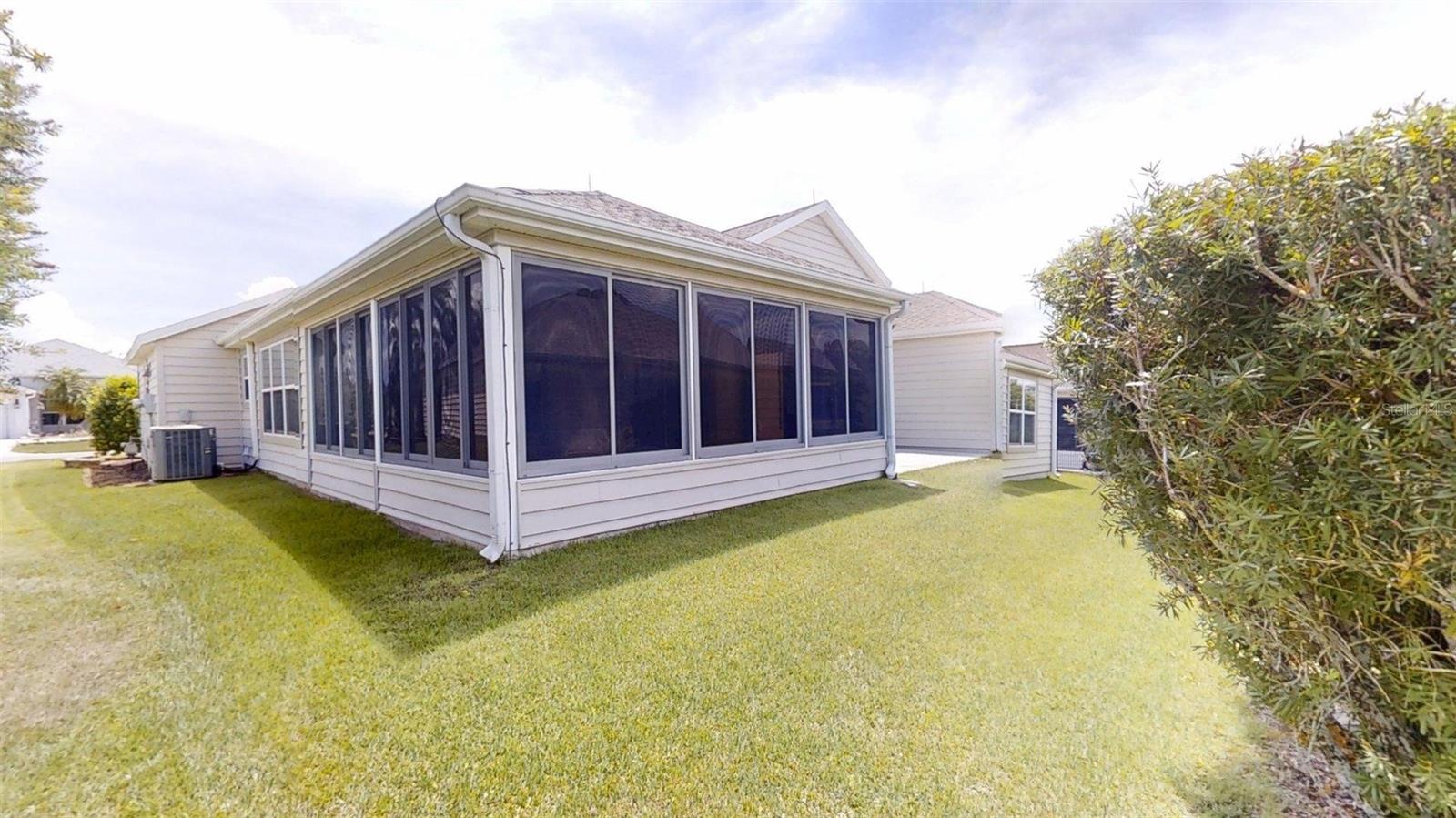 Image 4 of 49 For 665 Surfside Lane