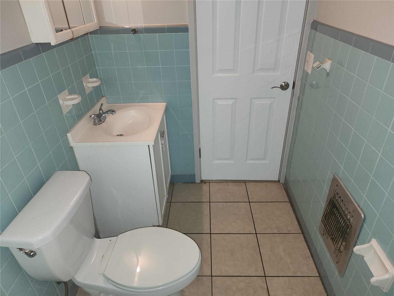 Image 13 of 17 For 1426 Disston Avenue 3