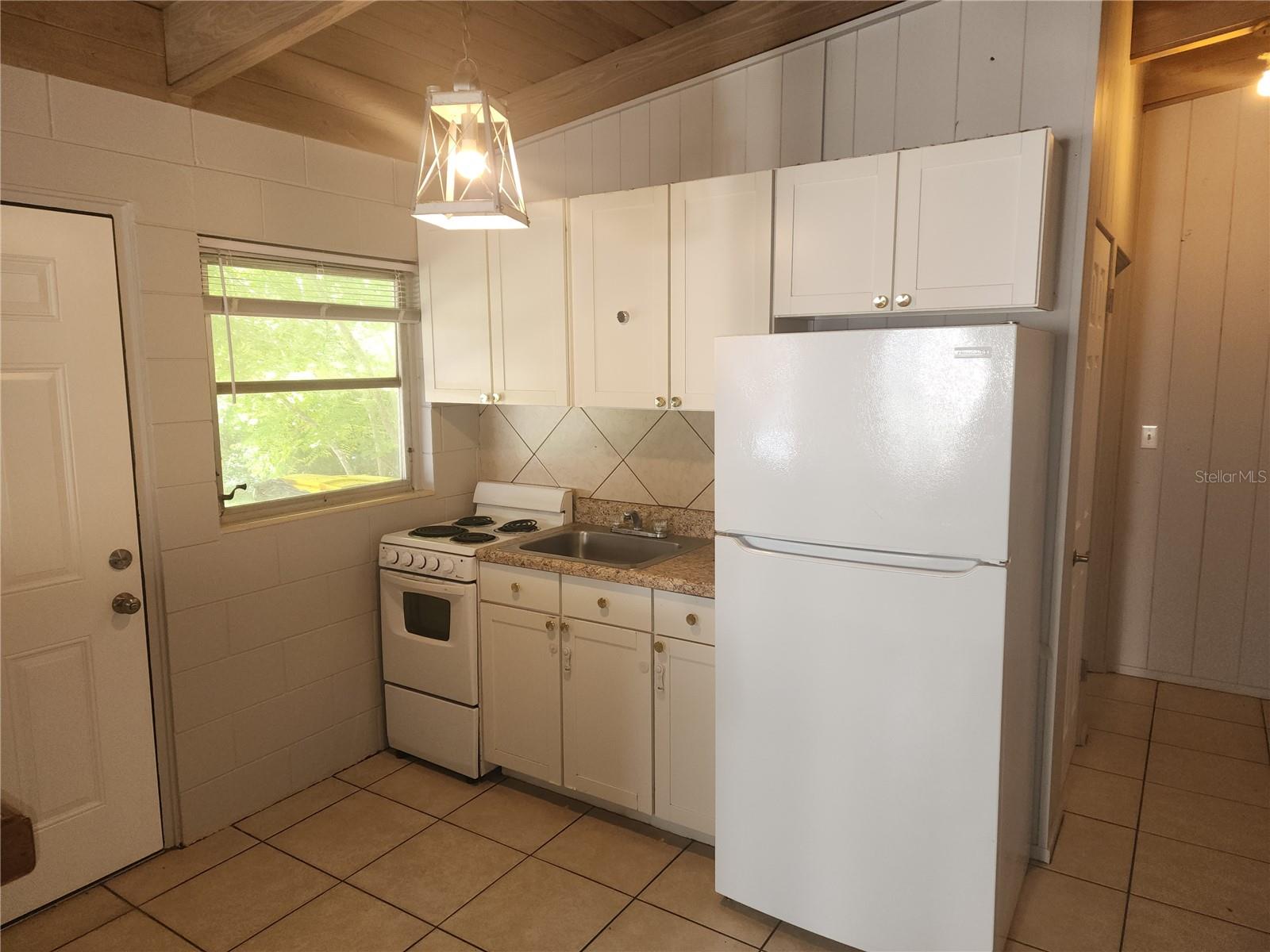 Image 5 of 17 For 1426 Disston Avenue 3