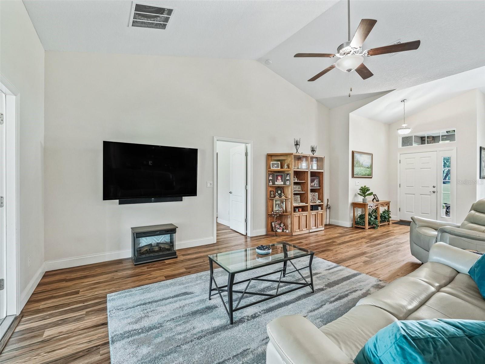 Image 22 of 73 For 41525 Saddle Ridge Lane