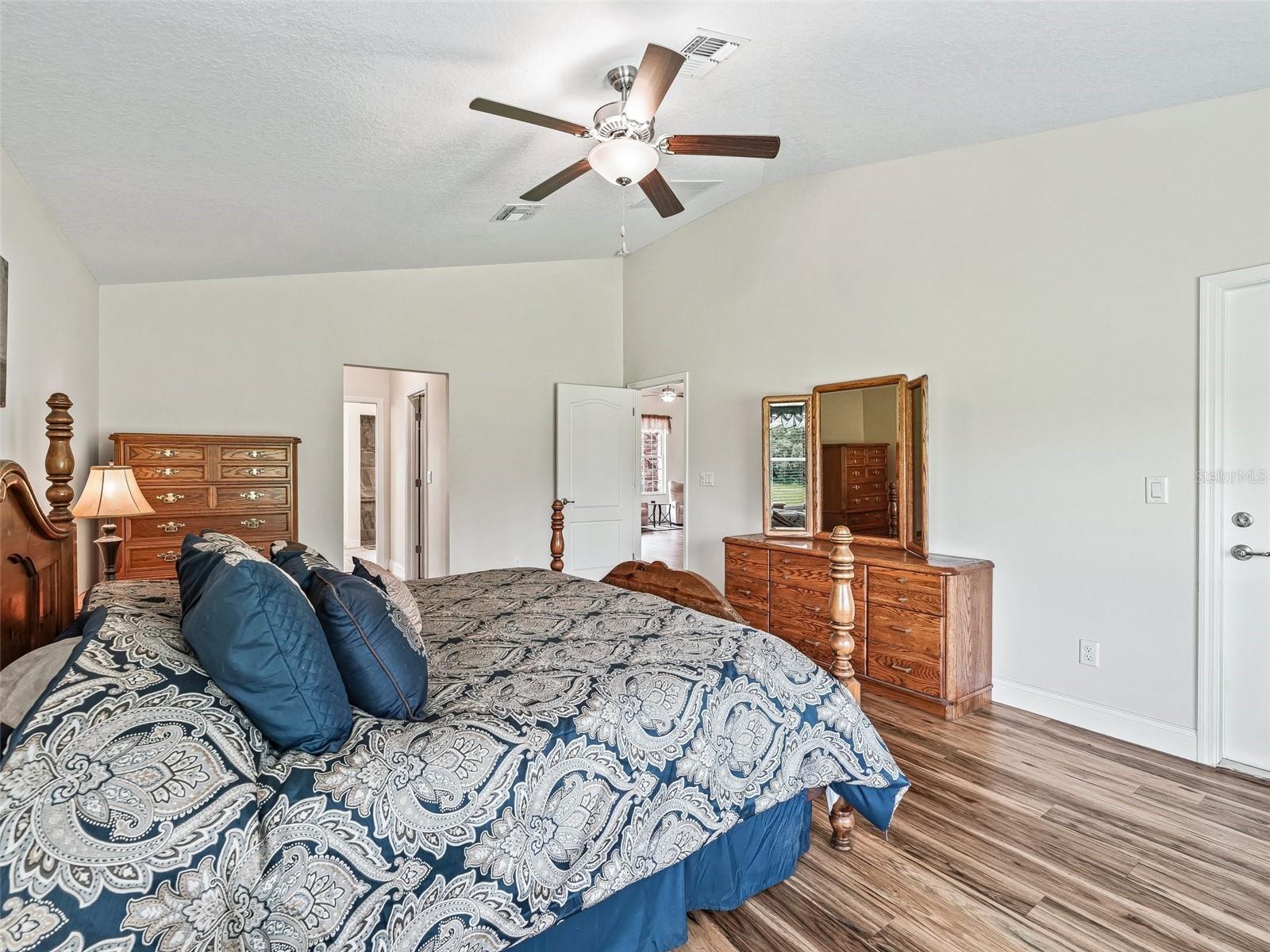 Image 36 of 73 For 41525 Saddle Ridge Lane
