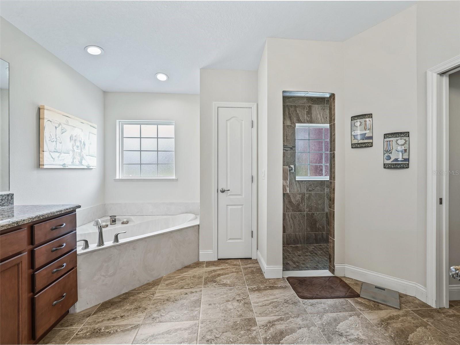 Image 39 of 73 For 41525 Saddle Ridge Lane