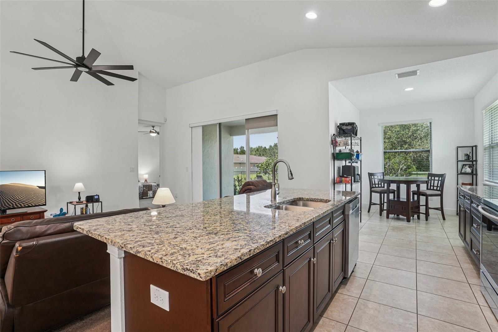 Image 13 of 45 For 699 Dixie Drive
